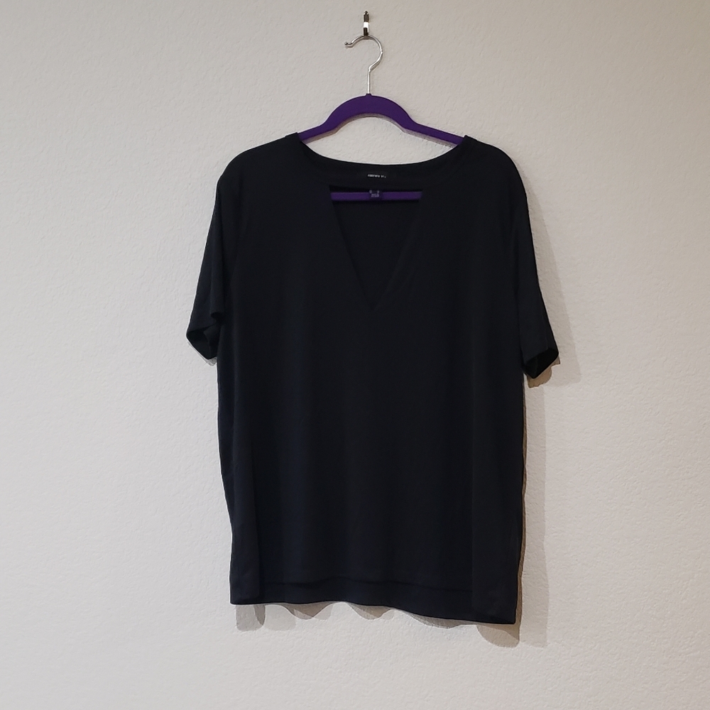 Black keyhole shirt